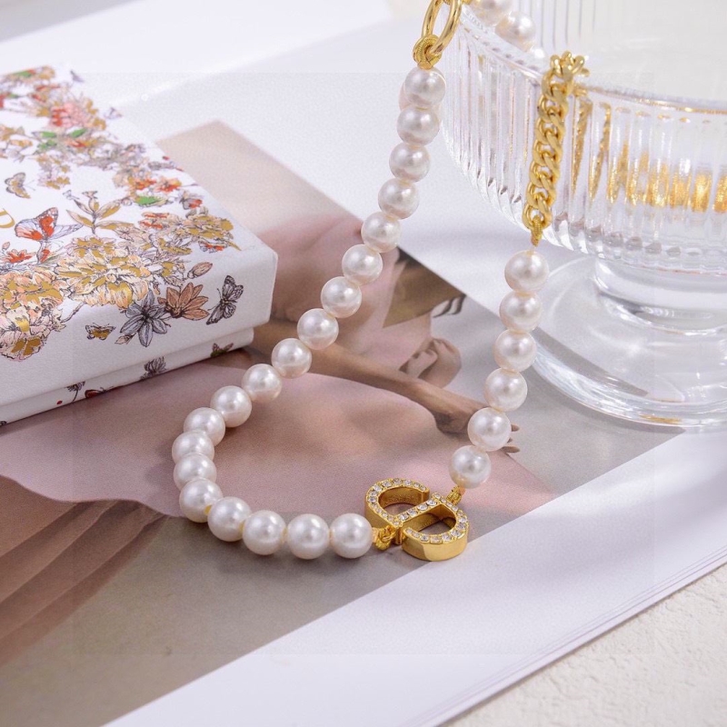 chr1st1an D10r necklaces